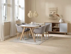 EGEBJERG + KLOSTER Spisebordssæt|EGEBJERG L250 bord lysegrå + 4 KLOSTER stole lysegrå