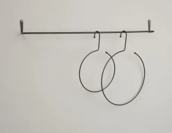 ILSBO Badeværelsesopbevaring|Personlig Velvære|Håndklædestang med 2 ringe sort