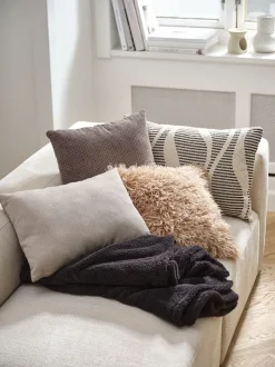 BERBERIS Pyntepuder|Pyntepude 40x60 beige