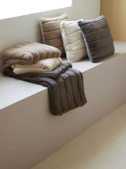 STAVKLOKKE Pyntepuder|Pyntepude 45x45 Taupe