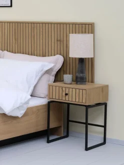 HEMDRUP Sengeborde|Sengeborde|Sengebord 1 skuffe egefarve/sort