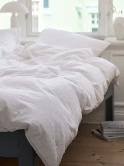 BIBI Sengetøj|Sengetøj 140x200 hvid med broderi