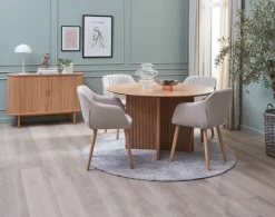 VESTERBORG + ADSLEV Spisebordssæt|VESTERBORG Ø130 bord eg + 4 ADSLEV stole beige