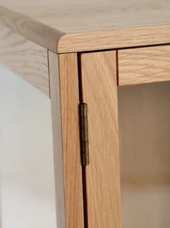 VESTERBY Skænke Og Vitrineskabe|Skænke Og Vitrineskabe|Vitrine høj 2 låger natur Eg