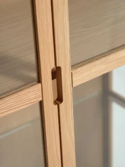 VESTERBY Skænke Og Vitrineskabe|Skænke Og Vitrineskabe|Vitrine høj 2 låger natur Eg