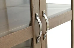 JUNGEN Skænke Og Vitrineskabe|Skænke Og Vitrineskabe|Vitrineskab 2 låger 1 skuffe vild eg farve